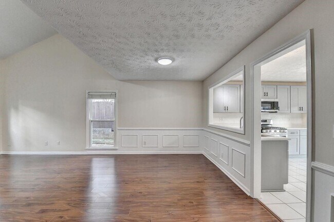 Building Photo - 200 Pine Bridge Trail