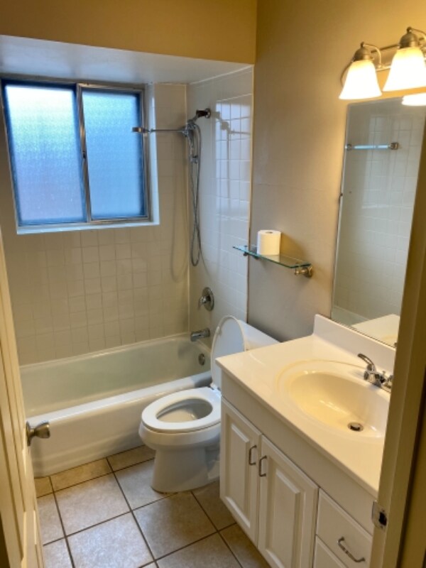 Building Photo - 7971 Royal Arms Ct