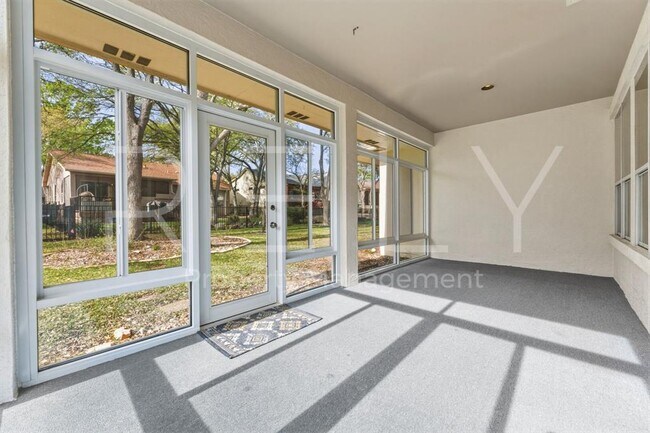 Building Photo - 280 Whispering Wind Dr