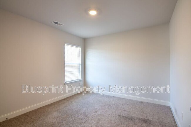 Building Photo - 281 Union Dr