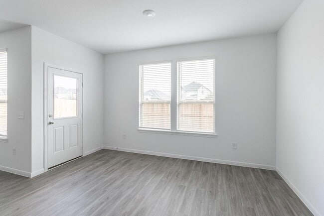 Building Photo - 1052 Greenshank Dr