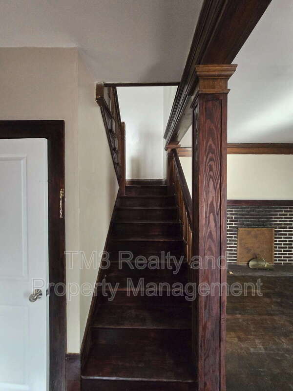 Building Photo - 302 Miami St