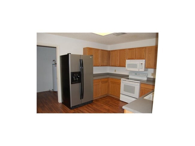 Building Photo - 1403 Bullhill Cove