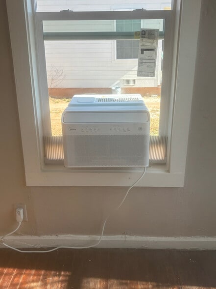 Building Photo - 1618 Orchard Ave