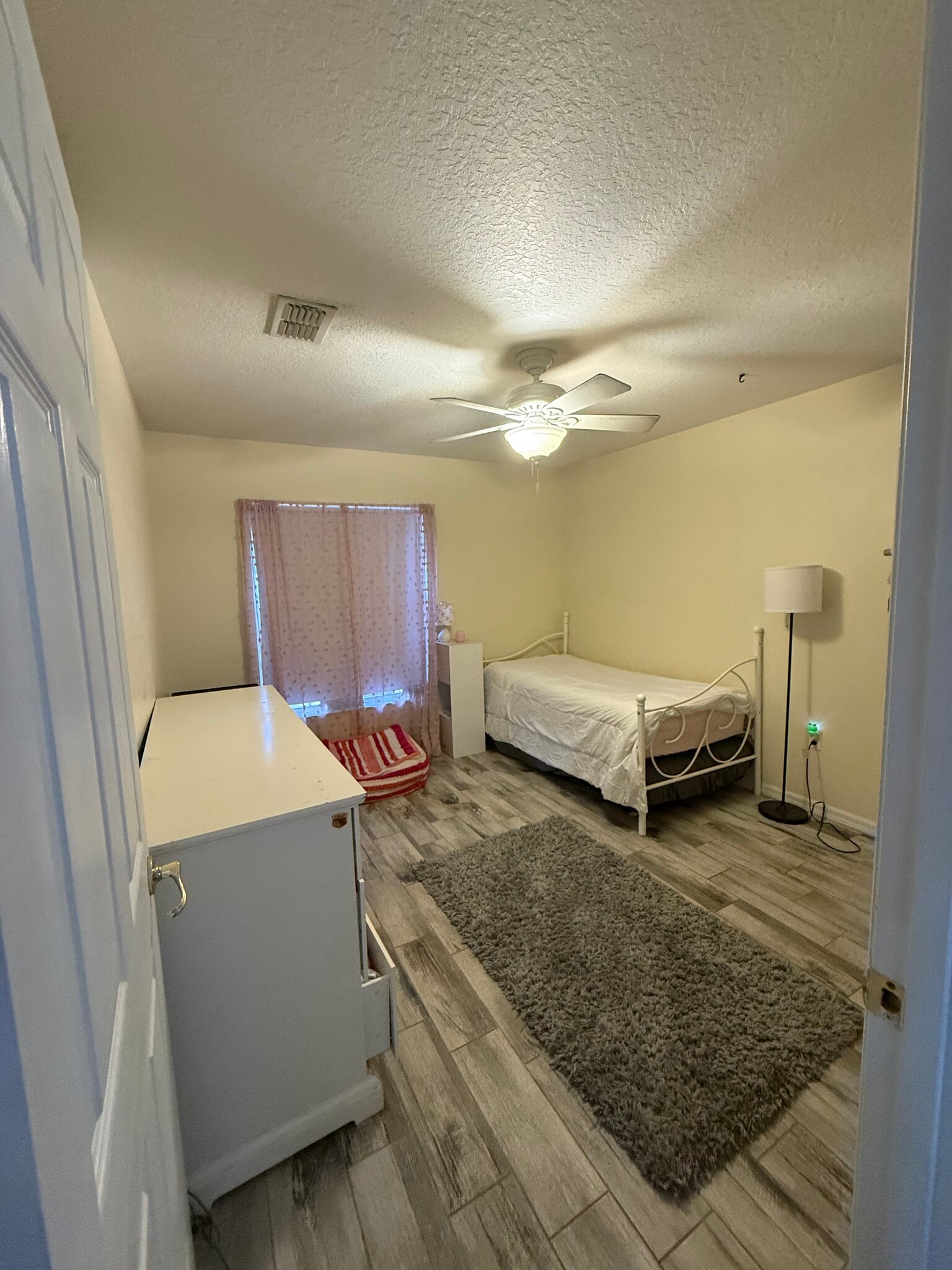 Building Photo - 867 Park Valley Cir