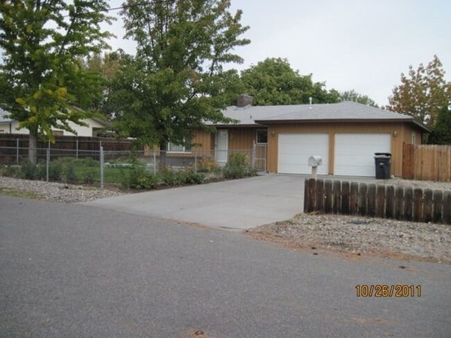 Primary Photo - 5007 W Irving St
