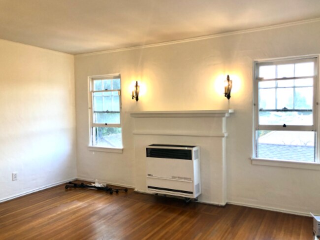 Building Photo - 1333 Allesandro St