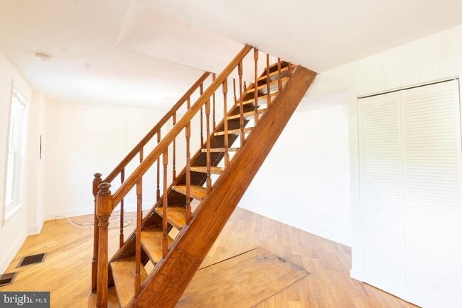 Building Photo - 1212 S Melville St