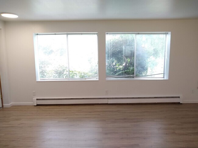 Building Photo - 1117 Cedar Ln