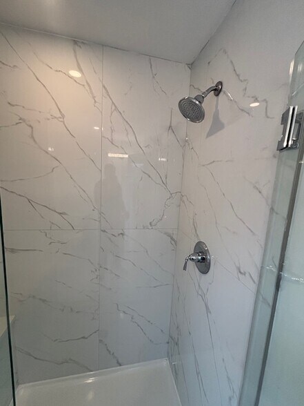 Top floor shower - 23 Finney Ln