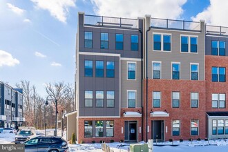 Building Photo - 44592 Strabane Ter