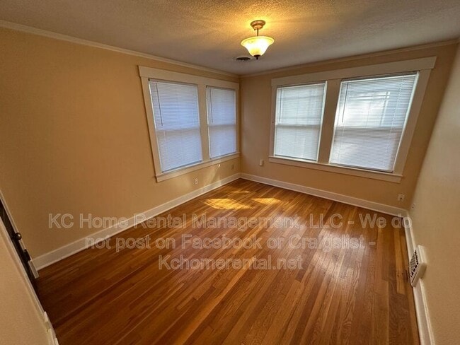 Building Photo - 5119 Grand Ave