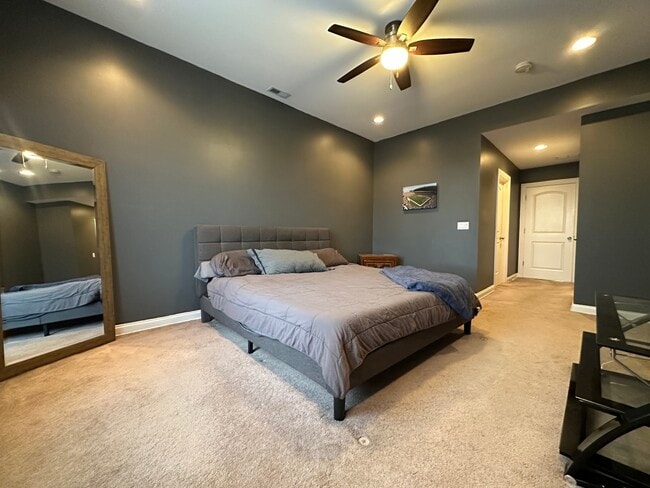 Building Photo - 2402 W McLean Ave