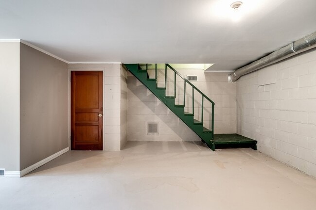 Building Photo - 411 Westchester Dr
