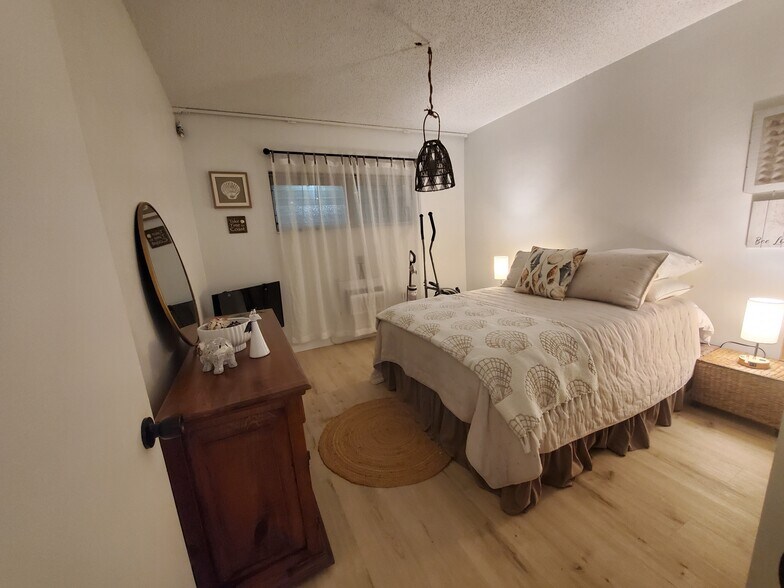 Building Photo - 13105 Ixora Ct