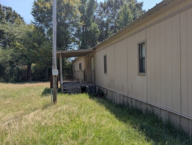 Building Photo - 107 Country Ln