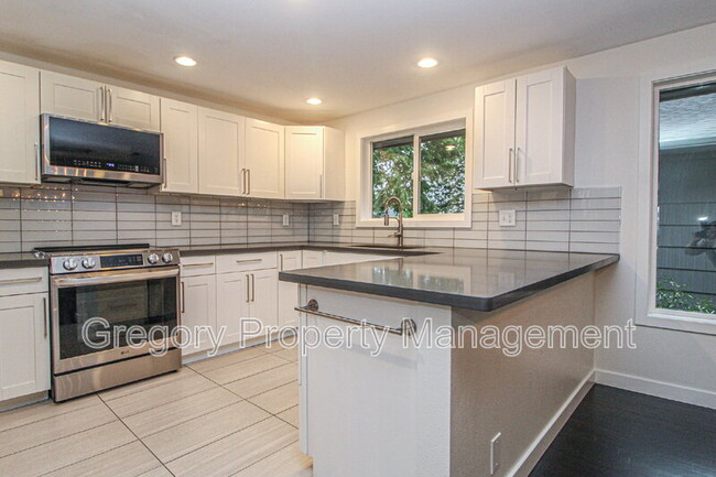 Building Photo - 19547 53rd Ave NE