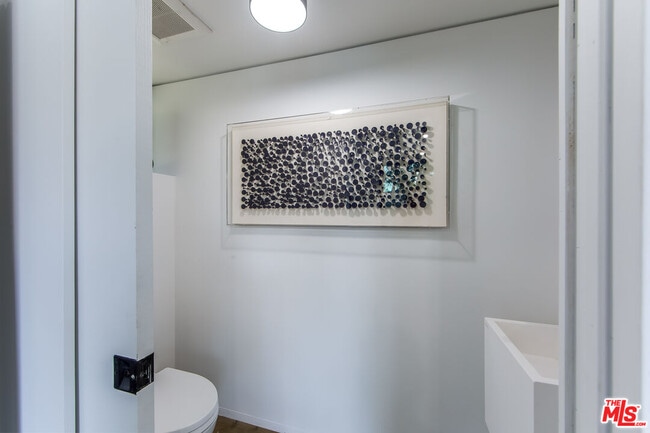 Building Photo - 855 Hilldale Ave