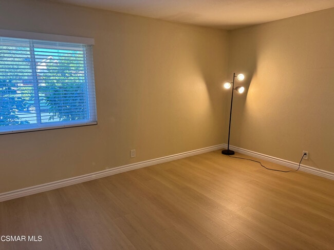 Building Photo - 846 Lindawood St