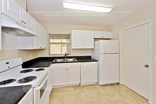 Building Photo - 2606 39th St W