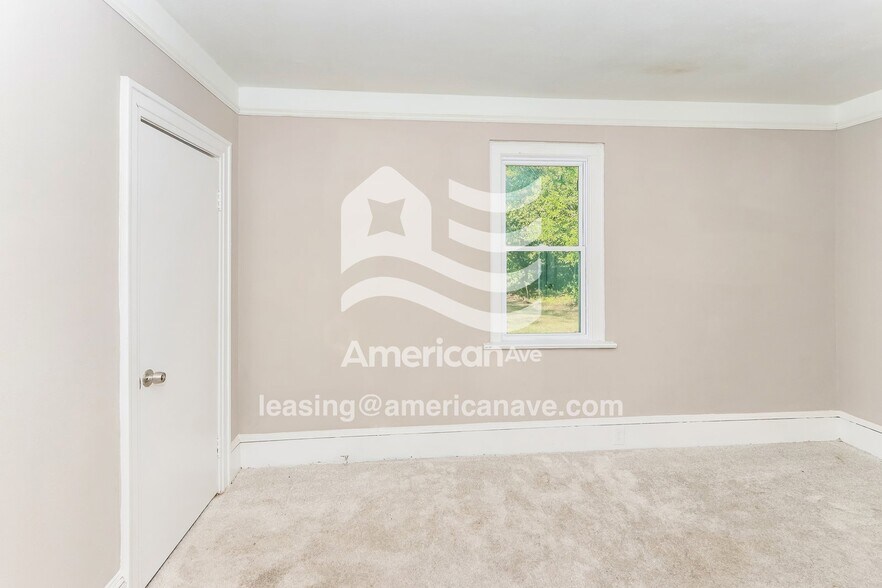 Building Photo - 870 Lynhaven Ave