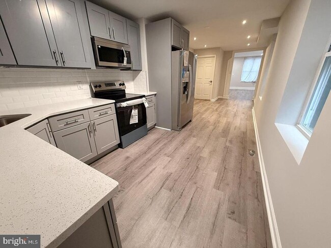 Building Photo - 738 N 38th St