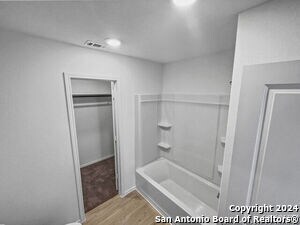 Building Photo - 9831 Sanborn Grist