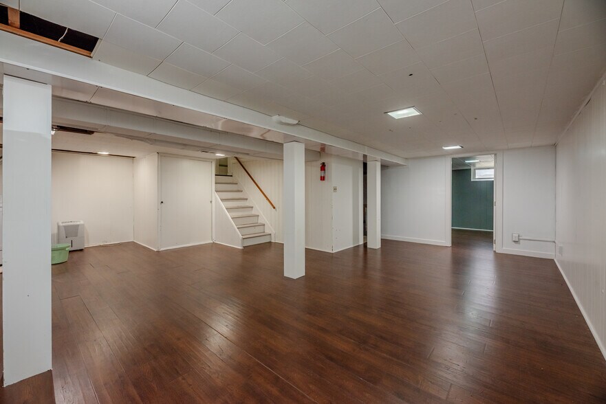 Building Photo - 416 W Spruce St