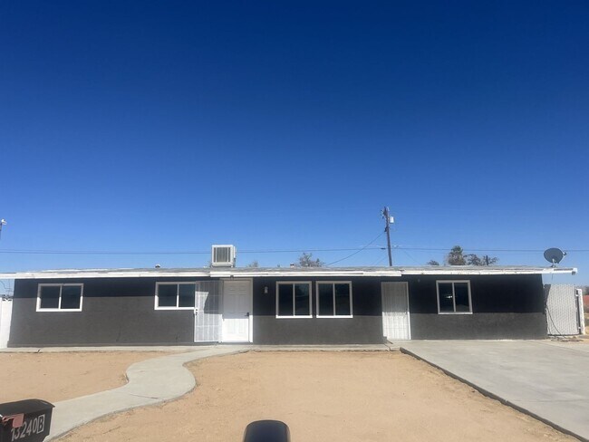 Building Photo - 13240 Margo St