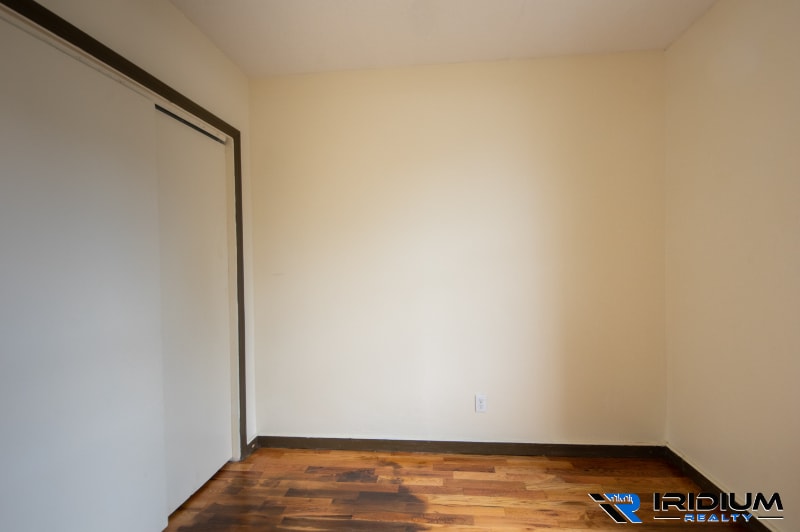 Building Photo - 425 Rose Ave