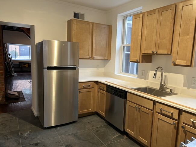 Building Photo - 607 Gross St