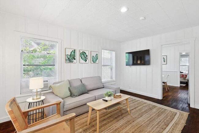 Building Photo - 329 Blandin St