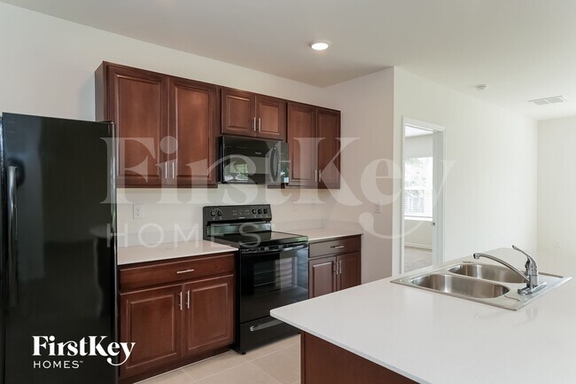 Building Photo - 1622 SW 27th St