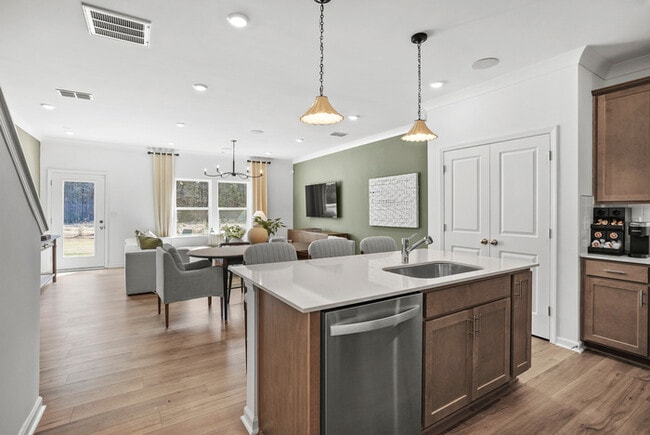 Building Photo - 12004 Oak St