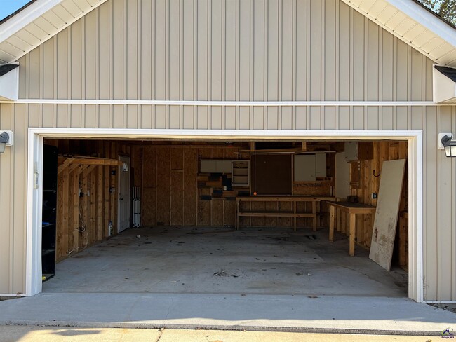 Building Photo - 108 Wilkes Ct