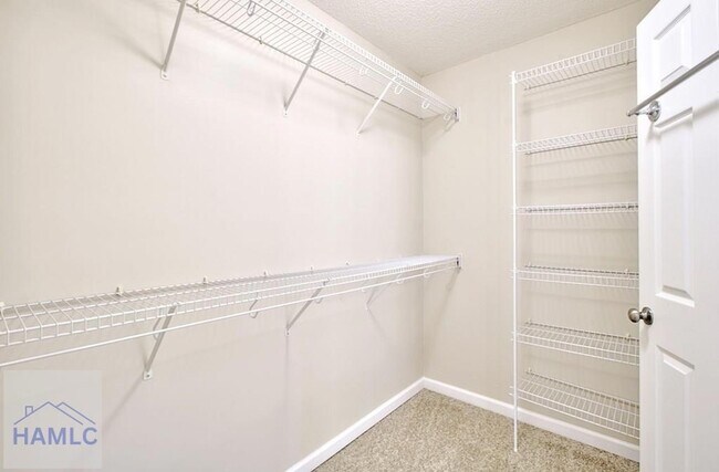 Building Photo - 7 Limestone Ln