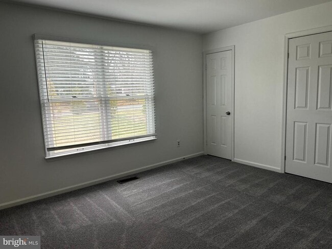 Building Photo - 1307 N Glen Dr