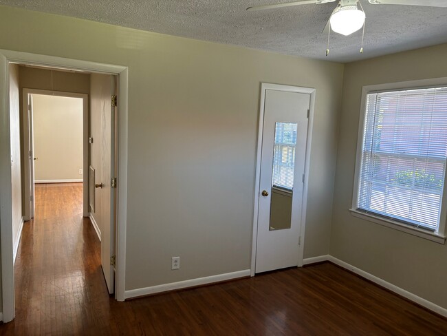 Rear bedroom - 58 Brookwood Ter