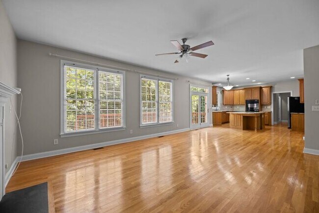 Building Photo - Beyond Stunning Home!