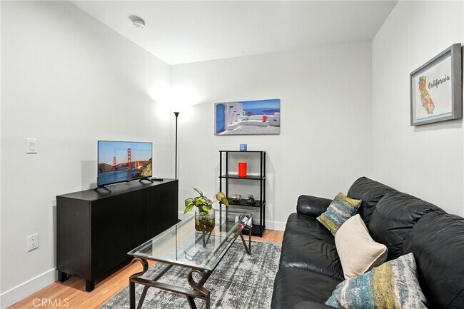 Building Photo - 9221 Swinton Ave