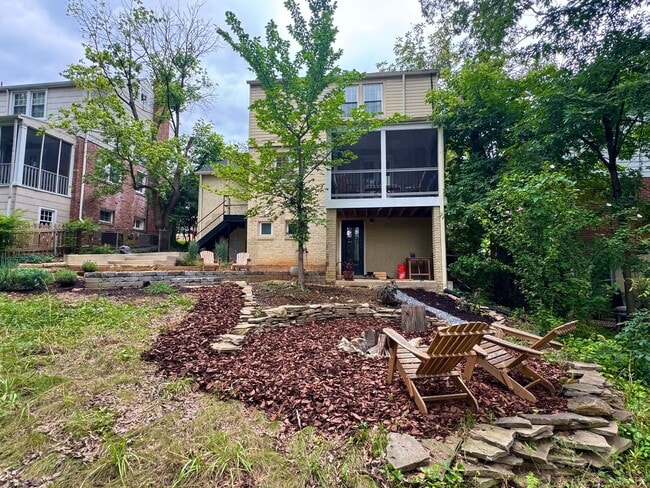 Building Photo - Boho Retreat in the Heart of Cheverly