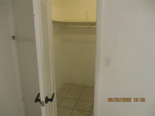 Building Photo - 1750 N 17th Ct