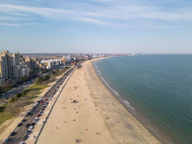 Building Photo - 65 Kimball Ave