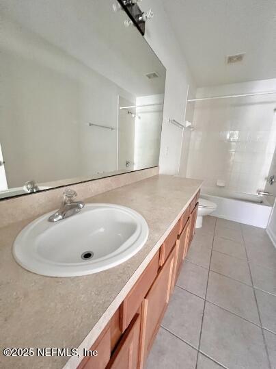 Building Photo - 302 Cherry Way