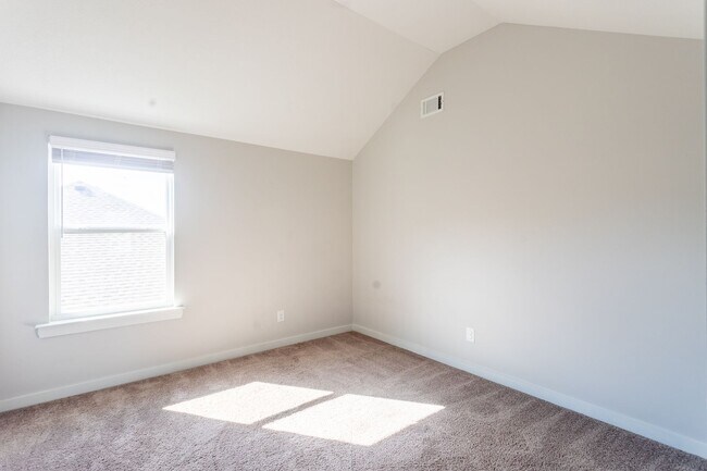 Building Photo - Welcome to Summerton Village!  Ask us about our 1 month of FREE RENT!!