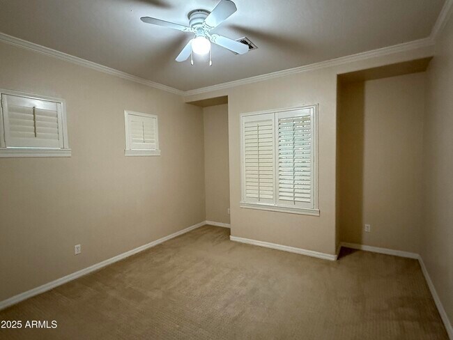 Building Photo - 642 E Torrey Pines Pl