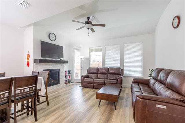 Building Photo - 2340 Willow Garden Dr