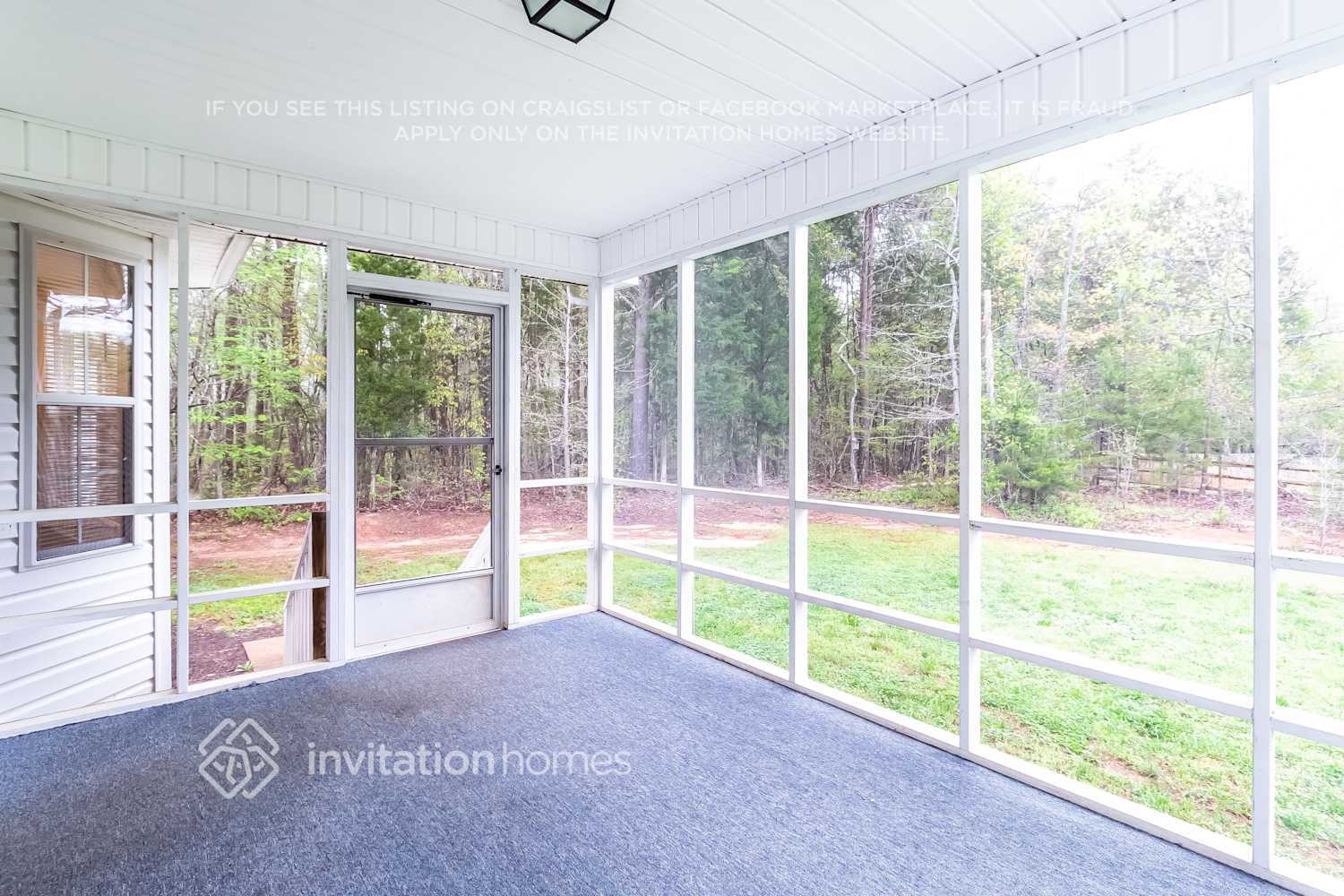 Building Photo - 400 Bennington Dr