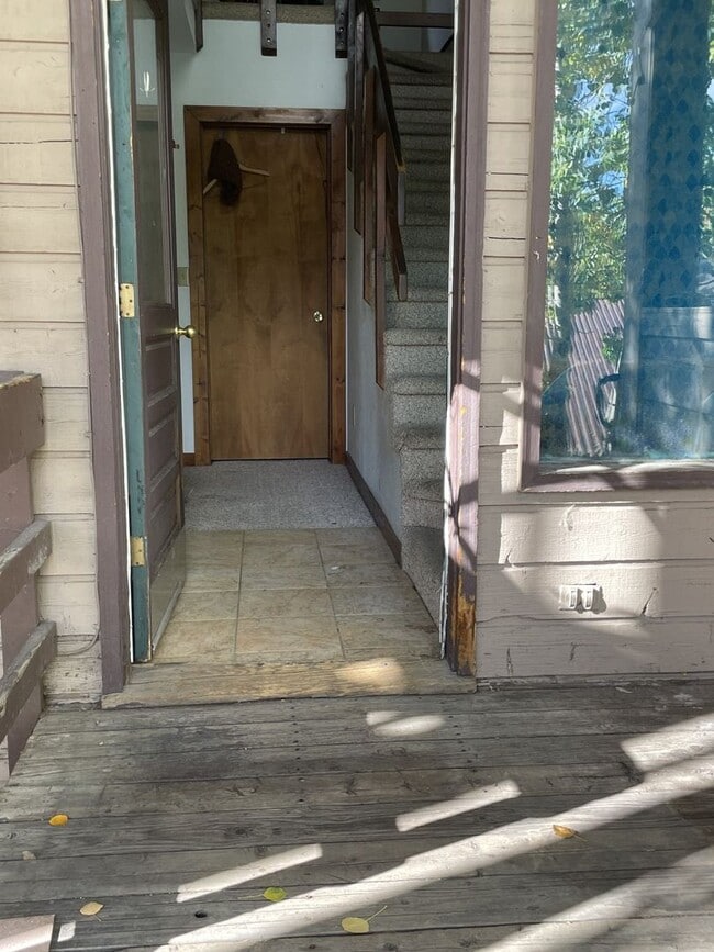 Building Photo - Mount CB 2 bedroom/ 2 bathroom condo available for 1 year lease!