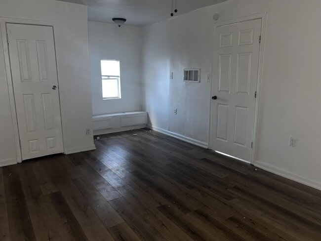 Building Photo - 5605 45th St